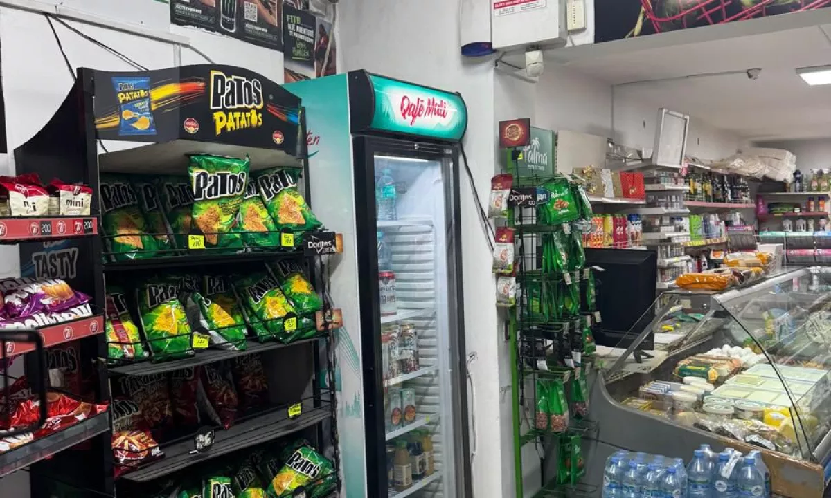 Shitet Biznes Market Okazion, Vorri Bom