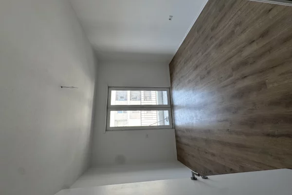 Shtepi me qera Apartament ne Tirane, 2+1, Mobilimi Pjeserisht e mobiluar, Pagesa 420  Euro.