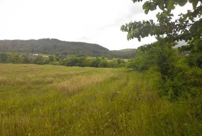 Toke Bujqesore ne Shitje-Qilarisht,Permet.