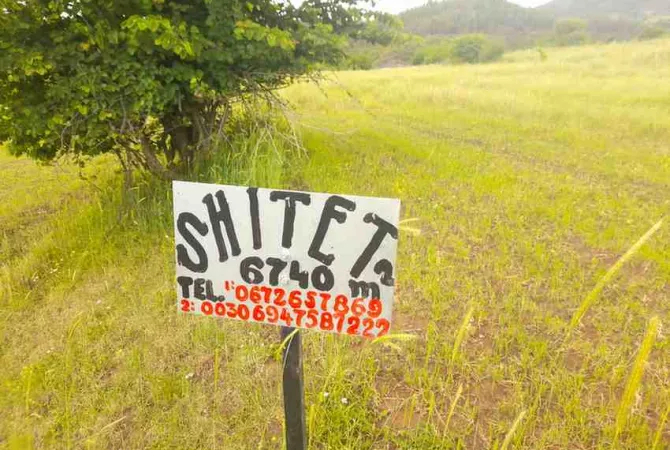 Truall ose Toke ne Gjirokaster - 50,000 Euro