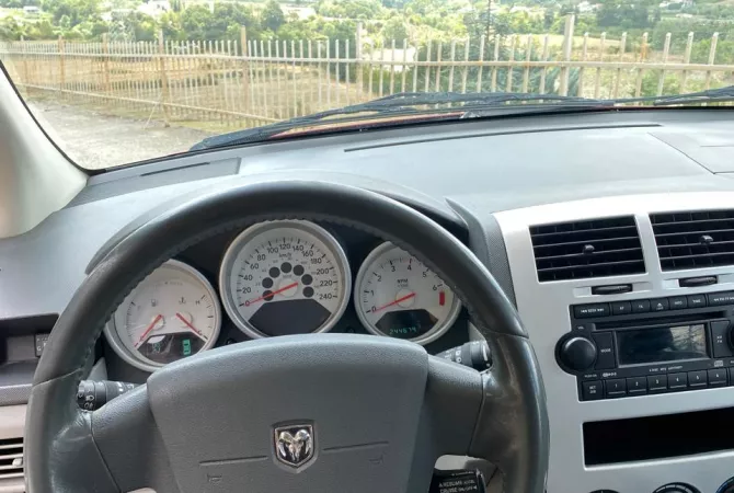 Auto in Vendita a Tirana, Dodge, 2007 gasoline-gas,Kambio Automatik Pagamento 3,900  Euro.