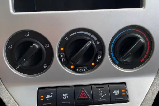 Auto in Vendita a Tirana, Dodge, 2007 gasoline-gas,Kambio Automatik Pagamento 3,900  Euro.