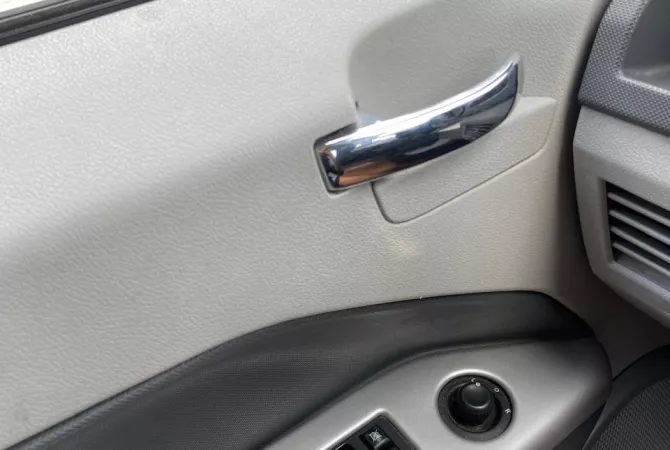 Auto in Vendita a Tirana, Dodge, 2007 gasoline-gas,Kambio Automatik Pagamento 3,900  Euro.