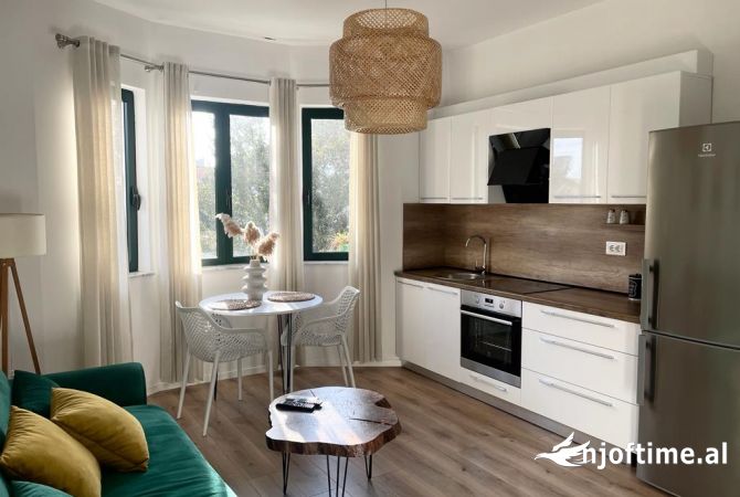 Shtepi me qera 1+1 ne Tirane - 50,000 Leke