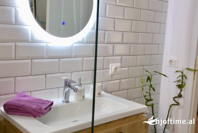 Shtepi me qera Apartament ne Tirane, 1+1, Mobilimi E mobiluar, Pagesa 50,000  Leke.