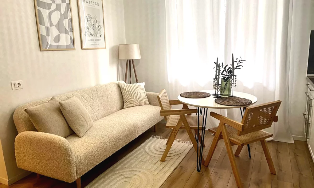 Shtepi me qera Apartament ne Tirane, 1+1, Mobilimi E mobiluar, Pagesa 45,000  Leke.