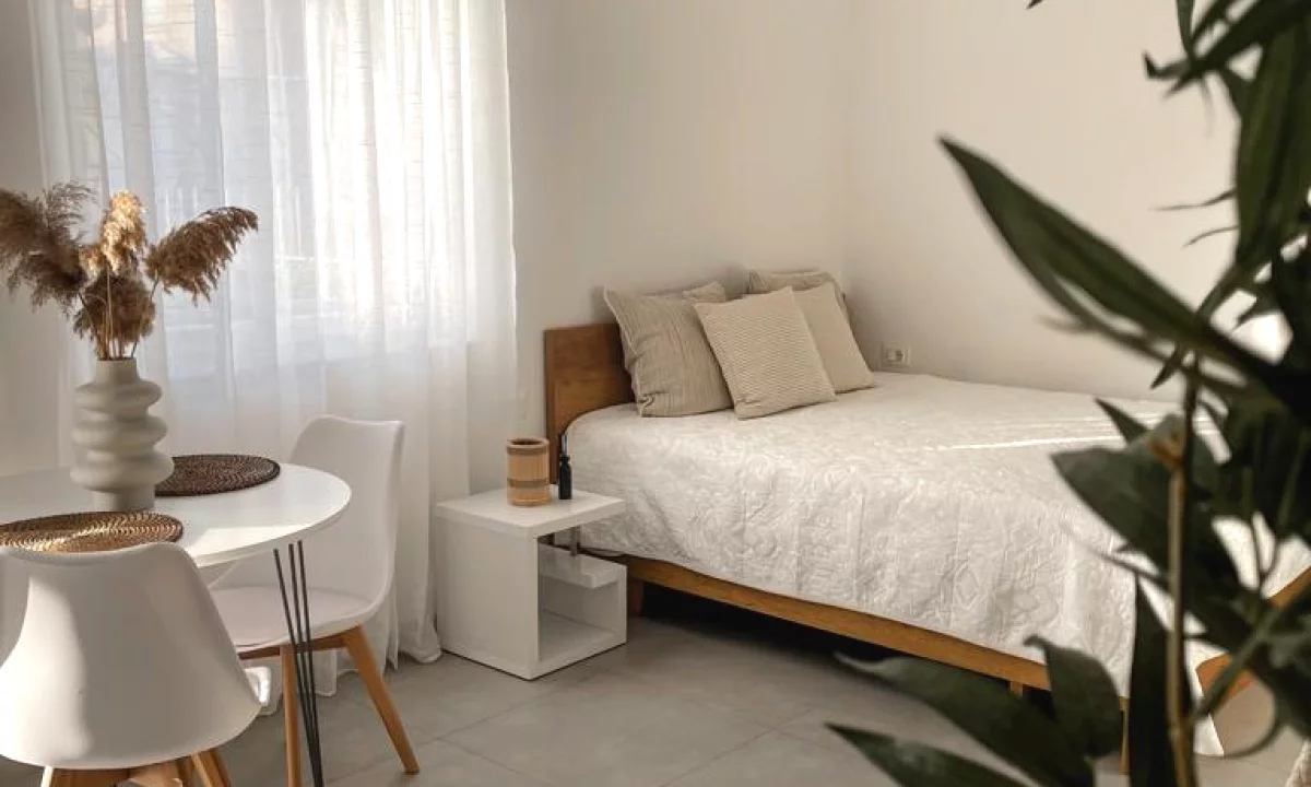 Shtepi me qera Shtepi Private ne Tirane, Garsoniere, Mobilimi E mobiluar, Pagesa 40,000  Leke.
