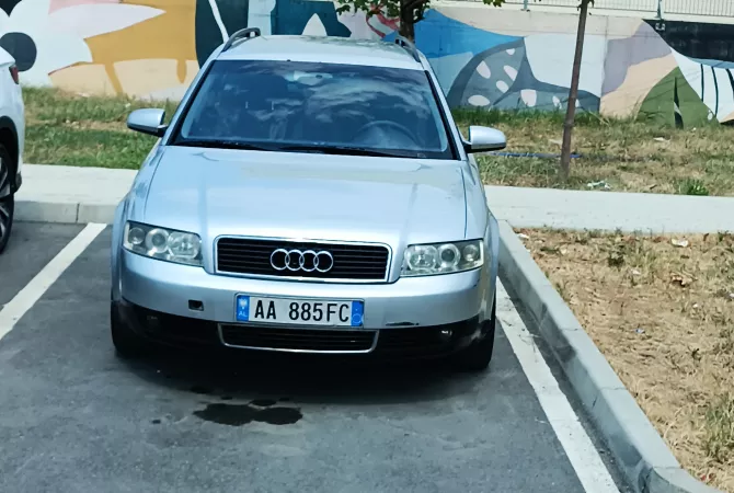 Auto in Vendita a Tirana - 2,200 Euro
