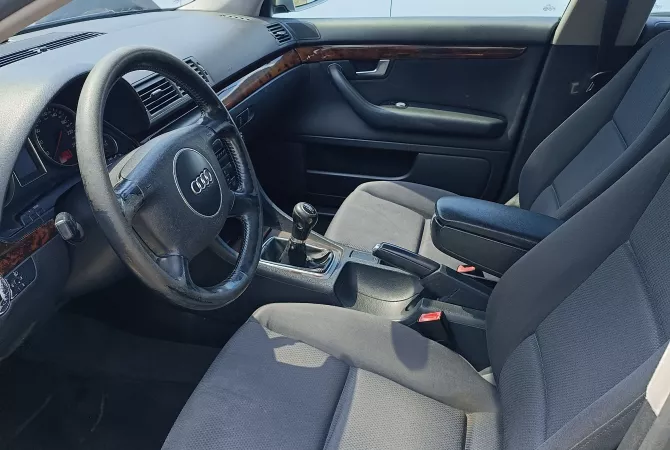 Auto in Vendita a Tirana, Audi, 2001 Diesel,Kambio Manual Pagamento 2,200  Euro.