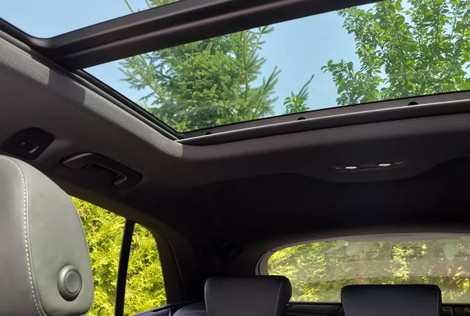 Auto in Vendita a Valona - 72,000 Euro