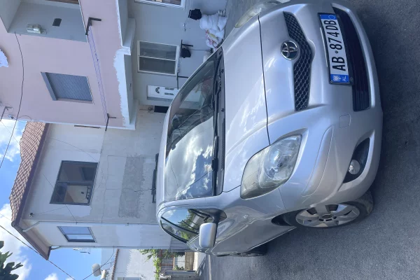 Auto in Vendita a Tirana, Toyota, 2010 Benzine,Kambio Manual Pagamento 4,000  Euro.