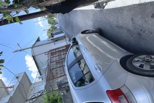 Auto in Vendita a Tirana, Toyota, 2010 Benzine,Kambio Manual Pagamento 4,000  Euro.