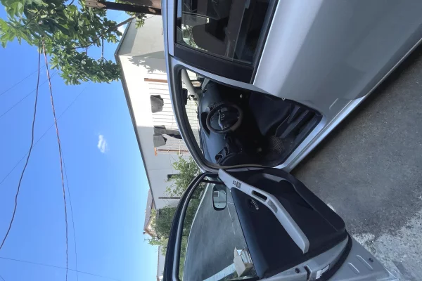 Auto in Vendita a Tirana, Toyota, 2010 Benzine,Kambio Manual Pagamento 4,000  Euro.