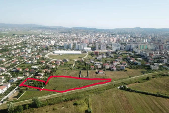 Toke + Truall ne shitje.