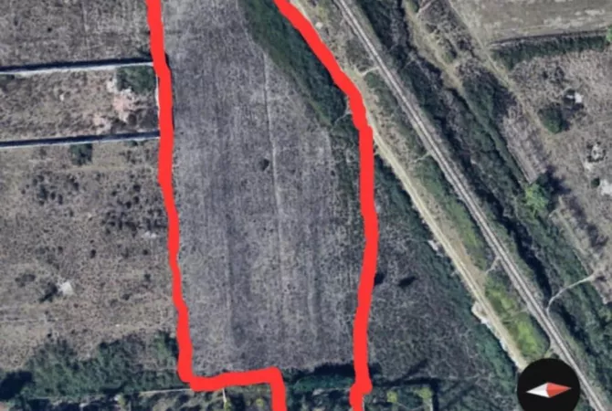 Toke + Truall ne shitje.