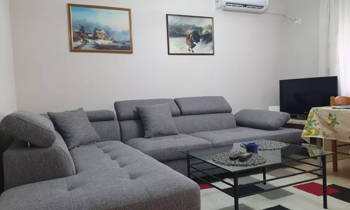 Shtepi me qera Apartament ne Tirane, 2+1, Mobilimi E mobiluar, Pagesa 60,000  Leke.