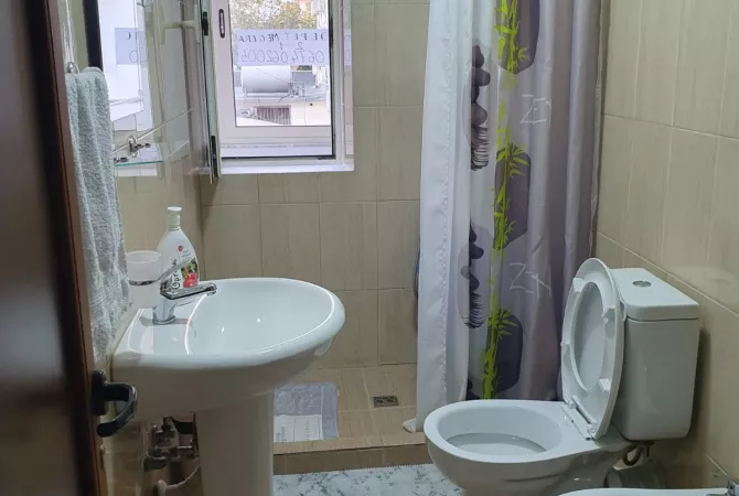 Shtepi me qera Apartament ne Tirane, 2+1, Mobilimi E mobiluar, Pagesa 60,000  Leke.
