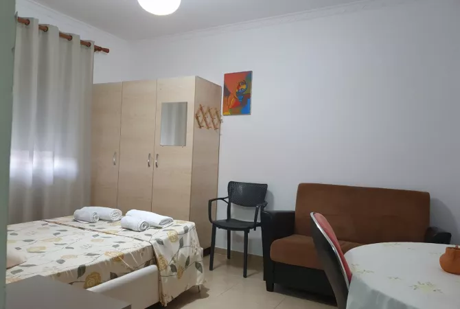 Shtepi me qera Apartament ne Tirane, 2+1, Mobilimi E mobiluar, Pagesa 60,000  Leke.