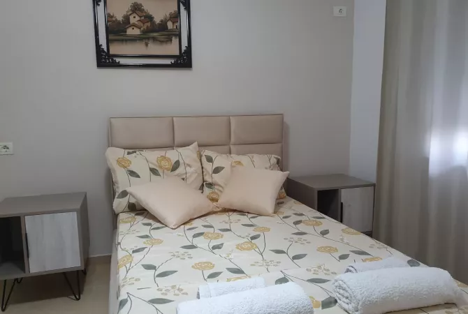 Shtepi me qera Apartament ne Tirane, 2+1, Mobilimi E mobiluar, Pagesa 60,000  Leke.