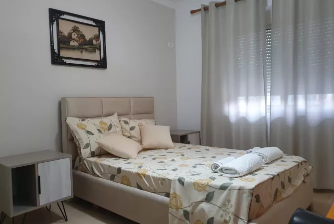 Shtepi me qera Apartament ne Tirane, 2+1, Mobilimi E mobiluar, Pagesa 60,000  Leke.