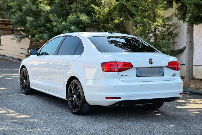 Auto in Vendita a Tirana, Volkswagen, 2016 Diesel,Kambio Automatik Pagamento 9,800  Euro.