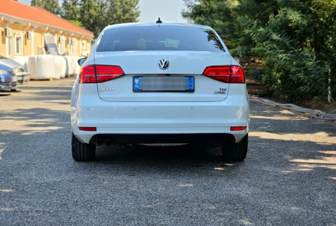 Auto in Vendita a Tirana, Volkswagen, 2016 Diesel,Kambio Automatik Pagamento 9,800  Euro.