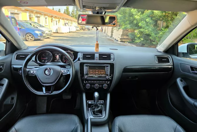 Auto in Vendita a Tirana, Volkswagen, 2016 Diesel,Kambio Automatik Pagamento 9,800  Euro.