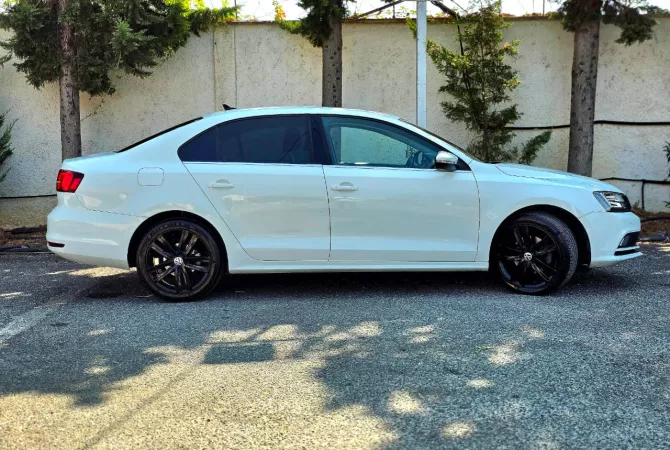 Auto in Vendita a Tirana, Volkswagen, 2016 Diesel,Kambio Automatik Pagamento 9,800  Euro.