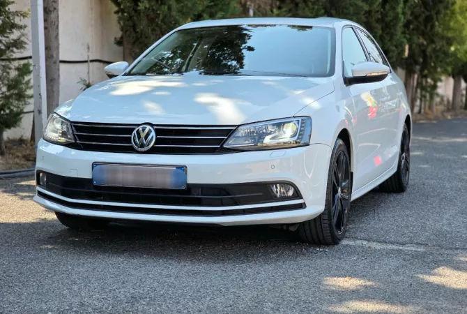 Auto in Vendita a Tirana, Volkswagen, 2016 Diesel,Kambio Automatik Pagamento 9,800  Euro.