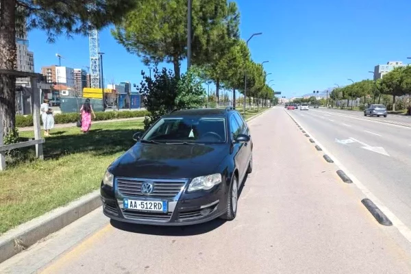 Auto in Vendita a Tirana, Volkswagen, 2006 Diesel,Kambio Automatik Pagamento 3,500  Euro.