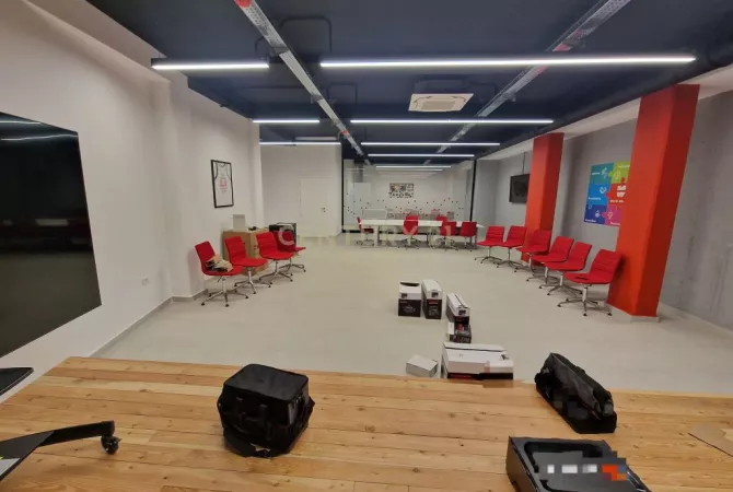 LEDA (Action105534) JEPET ME QIRA GODINE SHERBIMI 5 KATE, SAUK I RI - TIRANE - Cmimi sipas kerkeses /Muaj