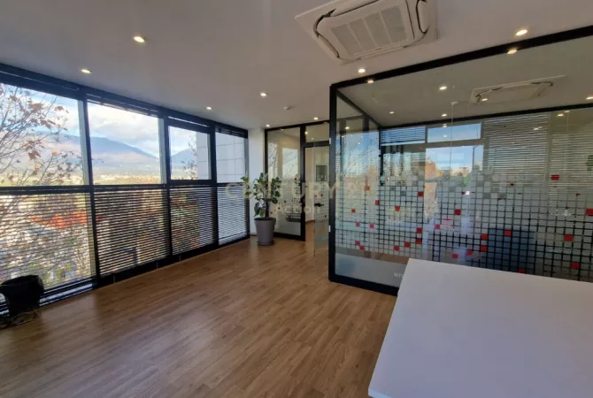 LEDA (Action105534) JEPET ME QIRA GODINE SHERBIMI 5 KATE, SAUK I RI - TIRANE - Cmimi sipas kerkeses /Muaj