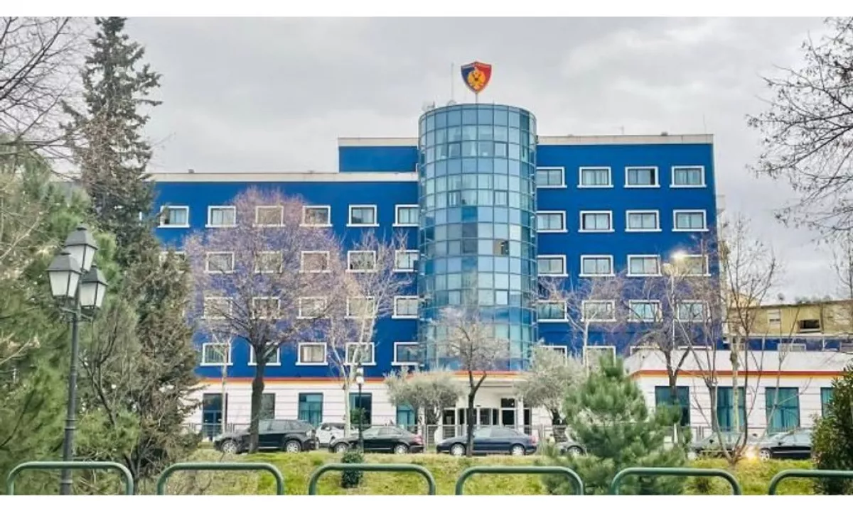 LEDA(Select121209) OKAZION!! BLV. "BAJRAM CURRI", NE SHITJE TRUALL+ 2 NJESI SHERBIMI!