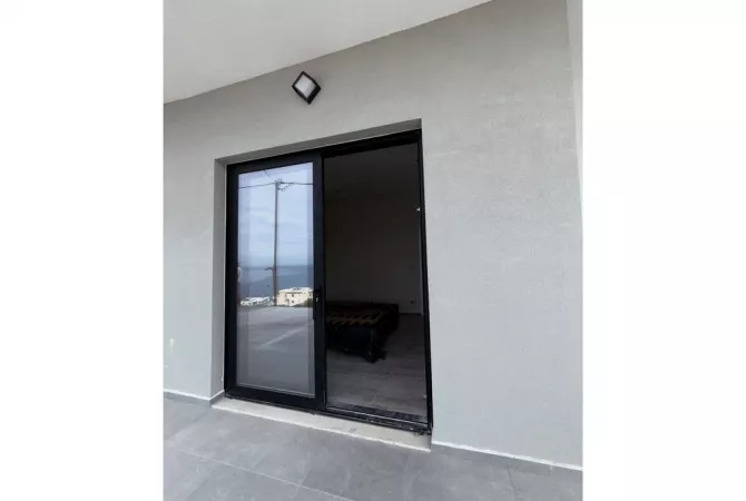 SARANDE,JAPIM ME QERA VJETORE VILE NE RR. PANORAMA ME PAMJE NGA DETI-14,000 Euro/MUAJ