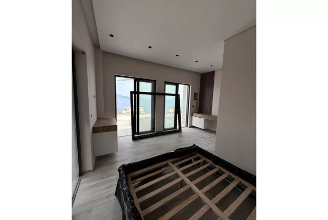 SARANDE,JAPIM ME QERA VJETORE VILE NE RR. PANORAMA ME PAMJE NGA DETI-14,000 Euro/MUAJ