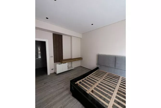 SARANDE,JAPIM ME QERA VJETORE VILE NE RR. PANORAMA ME PAMJE NGA DETI-14,000 Euro/MUAJ