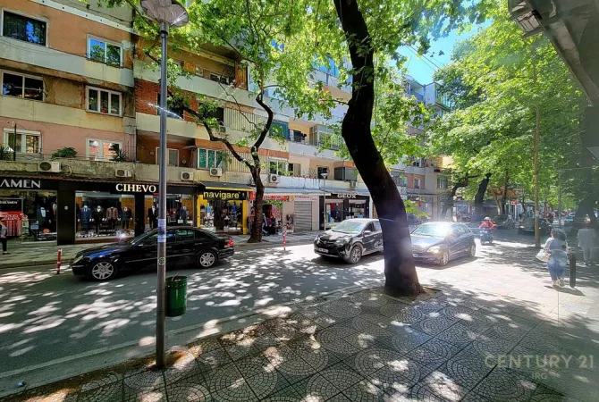 LEDA (IRG118072) SHITET DYQAN BUZE RRUGES SE MYSLYM-650,000 Euro