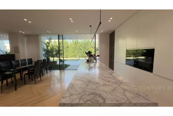 Shtepi ne shitje Vila Luksoze ne Tirane, 4+1, Mobilimi E mobiluar, Pagesa 2,000,000  Euro.