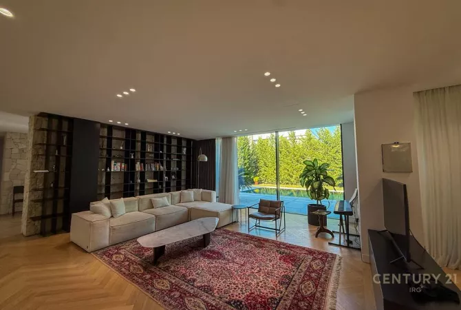 Shtepi ne shitje Vila Luksoze ne Tirane, 4+1, Mobilimi E mobiluar, Pagesa 2,000,000  Euro.