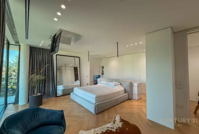 Shtepi ne shitje Vila Luksoze ne Tirane, 4+1, Mobilimi E mobiluar, Pagesa 2,000,000  Euro.