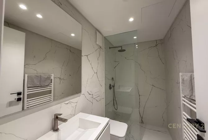 Shtepi ne shitje Vila Luksoze ne Tirane, 4+1, Mobilimi E mobiluar, Pagesa 2,000,000  Euro.