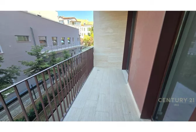 Business Property for Rent 3+1 in Tirana - 2,000 Euro