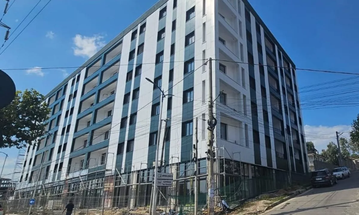 PASKUQAN!! PER SHITJE NJESI SHERBIMI- OBJEKT I PERFUNDUAR!! - 330,500 Euro