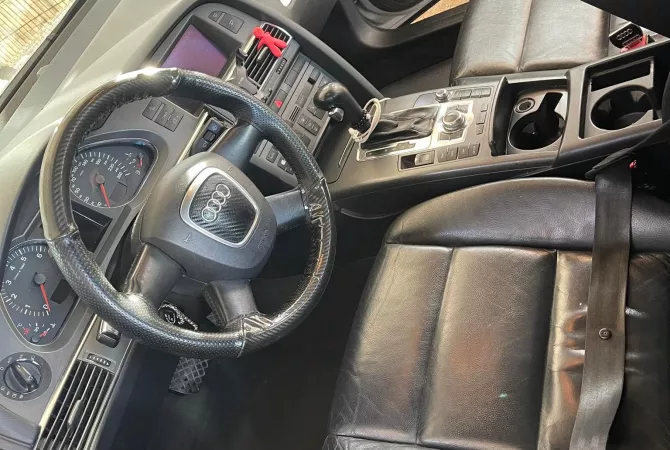 Auto in Vendita a Scutari, Audi, 2005 gasoline-gas,Kambio Automatik Pagamento 420,000  Leke.