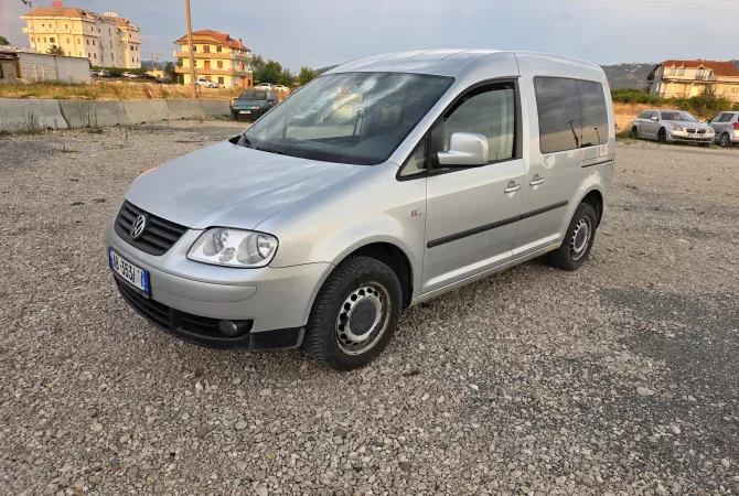Auto in Vendita a Tirana - 5,499 Euro