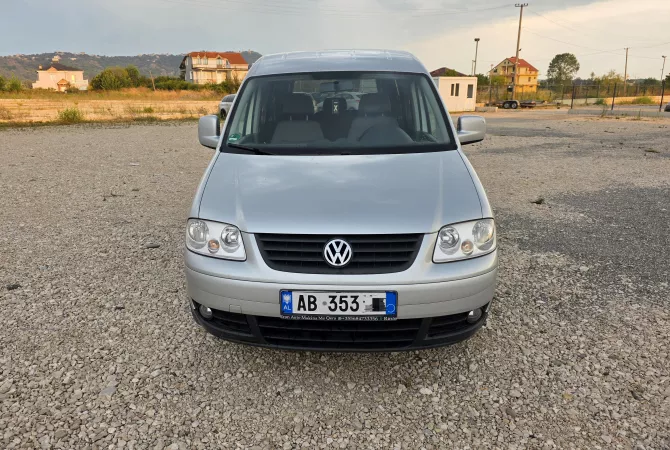 Auto in Vendita a Tirana - 5,499 Euro