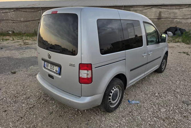 Auto in Vendita a Tirana, Volkswagen, 2008 gasoline-gas,Kambio Manual Pagamento 5,499  Euro.