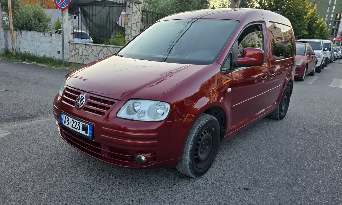 Auto in Vendita a Tirana, Volkswagen, 2006 Diesel,Kambio Automatik Pagamento 5,999  Euro.