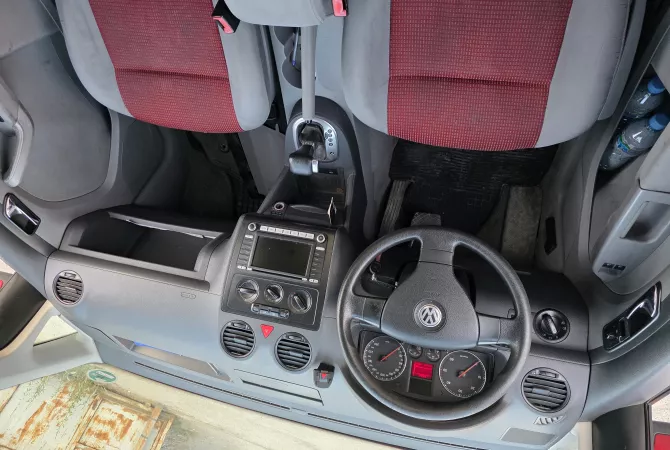 Auto in Vendita a Tirana, Volkswagen, 2006 Diesel,Kambio Automatik Pagamento 5,999  Euro.