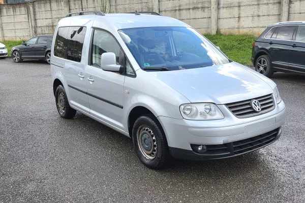Auto in Vendita a Tirana, Volkswagen, 2007 Diesel,Kambio Manual Pagamento 4,999  Euro.